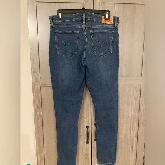 NWOT Levi 711 Skinny Jean - Picture 2 of 6